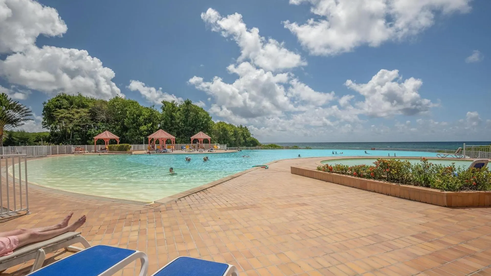 Le Corail Des Rochers - Studio Climatise Piscine Partagee Saint-Francois